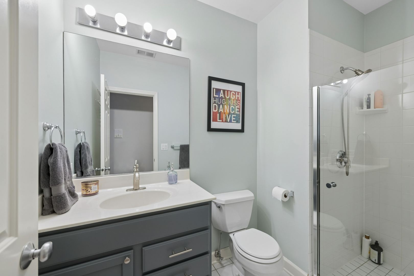 3336 North Damen Avenue Chicago IL 60618