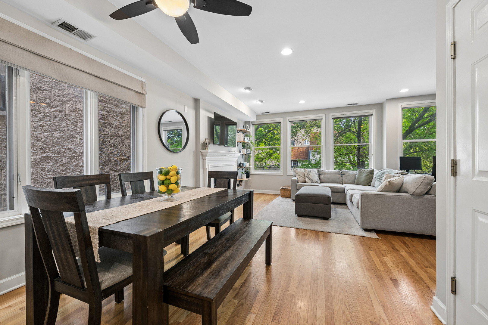 3336 North Damen Avenue Chicago IL 60618