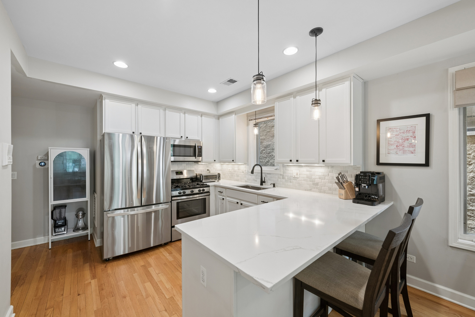 3336 North Damen Avenue Chicago IL 60618