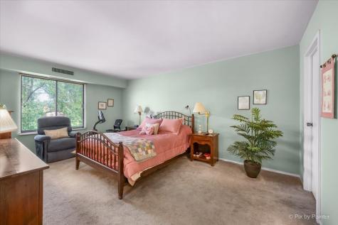 1605 East Central Road Arlington Heights IL 60005