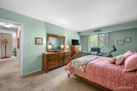 1605 East Central Road Arlington Heights IL 60005