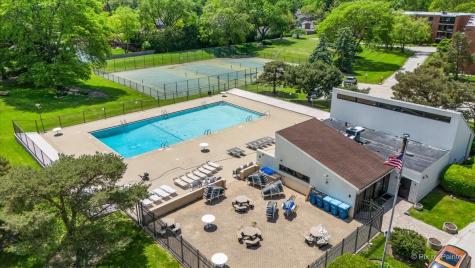 1605 East Central Road Arlington Heights IL 60005