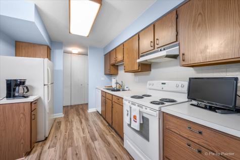 1605 East Central Road Arlington Heights IL 60005