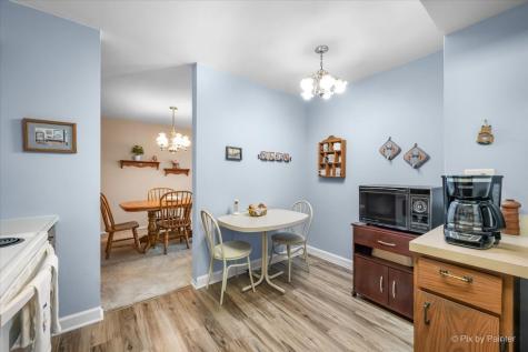 1605 East Central Road Arlington Heights IL 60005