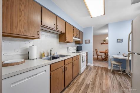 1605 East Central Road Arlington Heights IL 60005