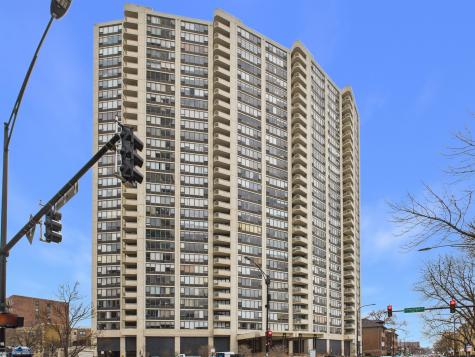 3930 North Pine Grove Avenue Chicago IL 60613