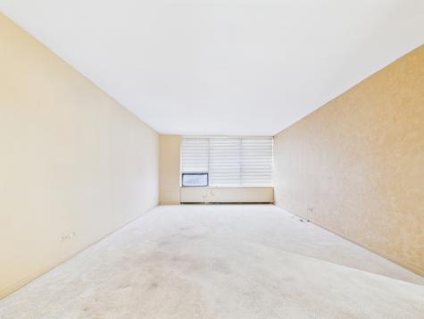 3930 North Pine Grove Avenue Chicago IL 60613