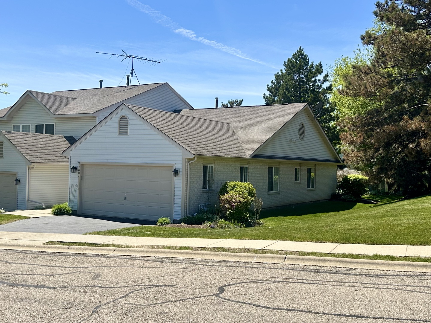 1807 Magnolia Court Mchenry IL 60051