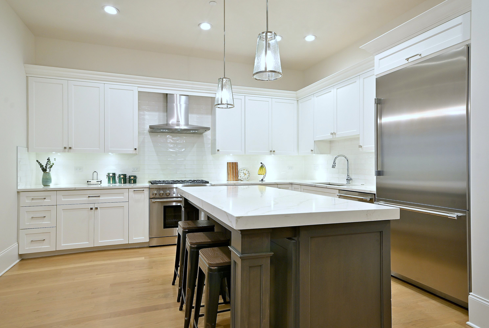 105 South Cottage Hill Avenue Elmhurst IL 60126