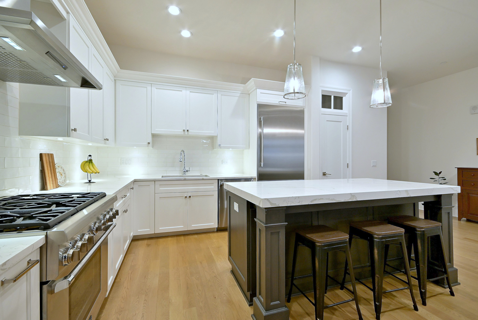105 South Cottage Hill Avenue Elmhurst IL 60126