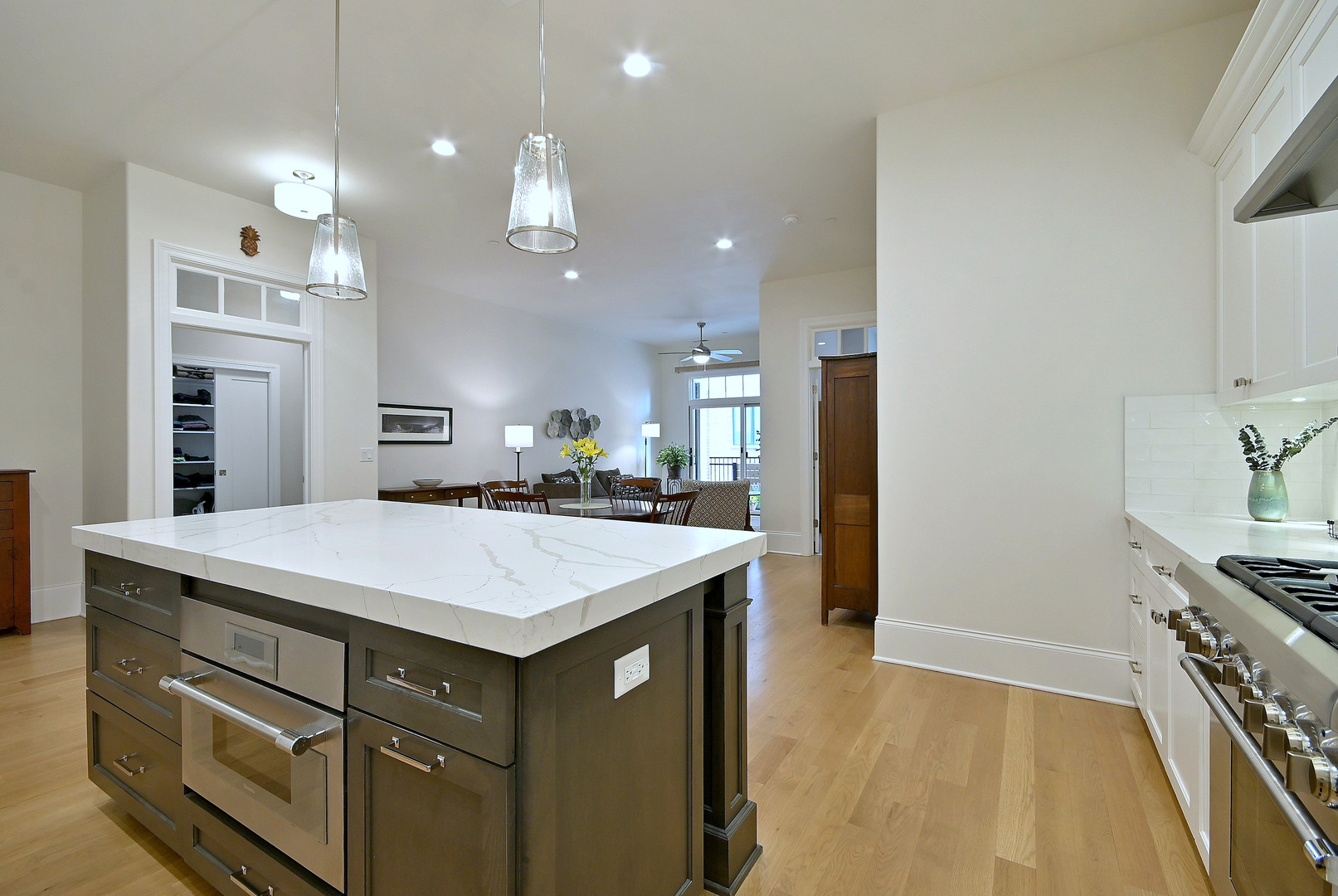 105 South Cottage Hill Avenue Elmhurst IL 60126