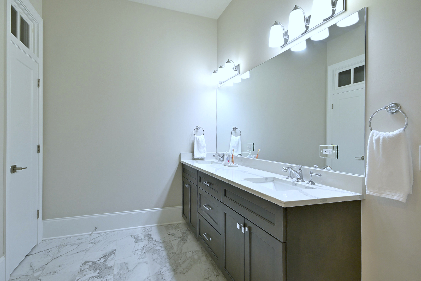 105 South Cottage Hill Avenue Elmhurst IL 60126