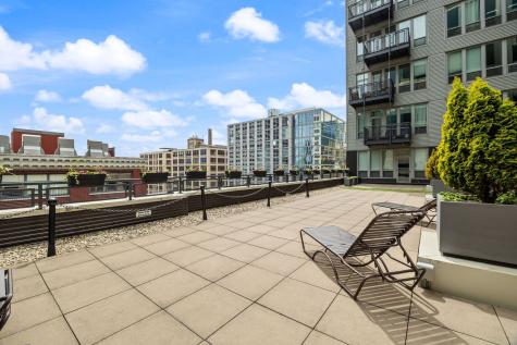 565 West Quincy Street Chicago IL 60661