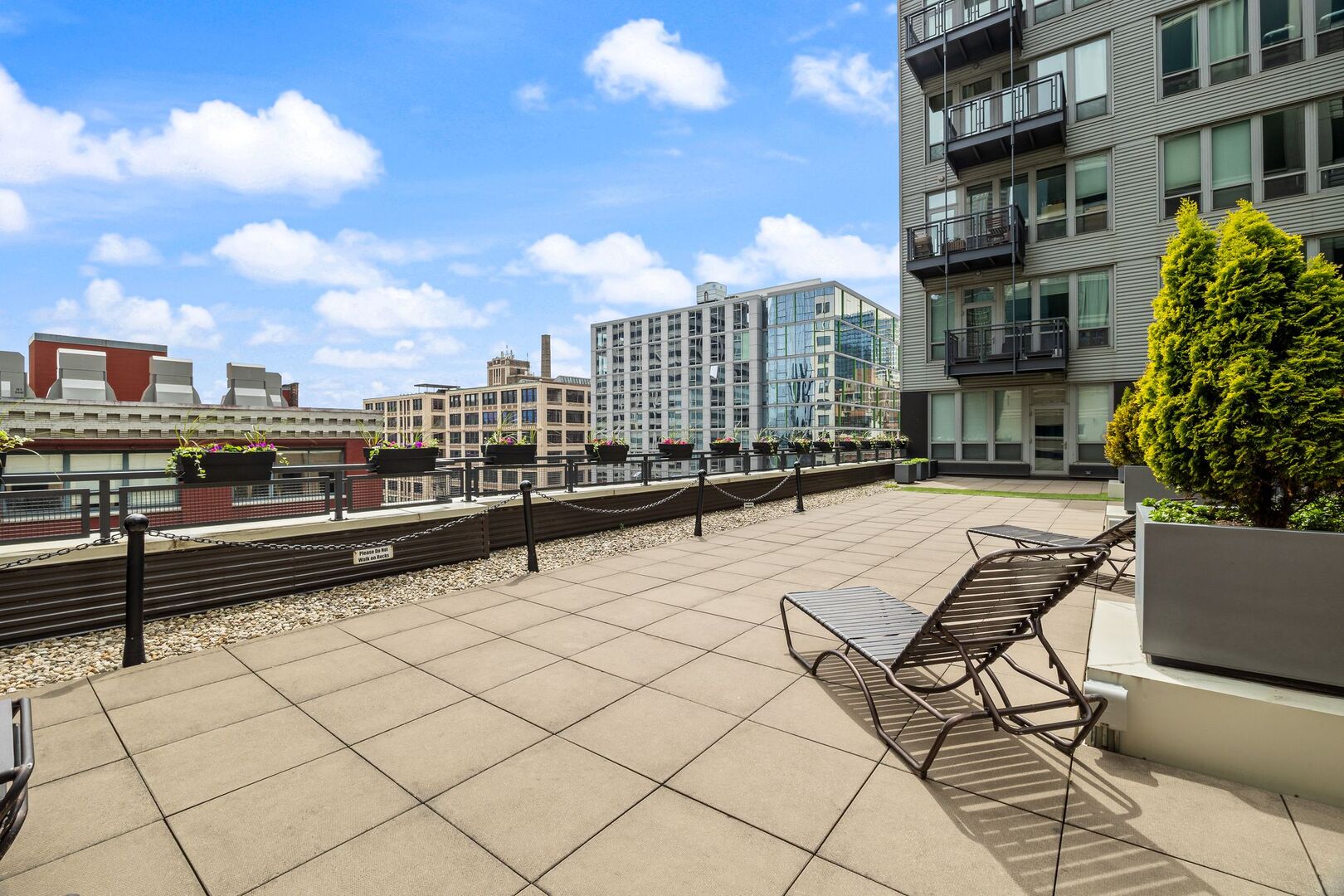 565 West Quincy Street Chicago IL 60661