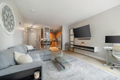 565 West Quincy Street Chicago IL 60661