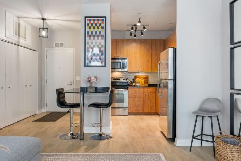 565 West Quincy Street Chicago IL 60661