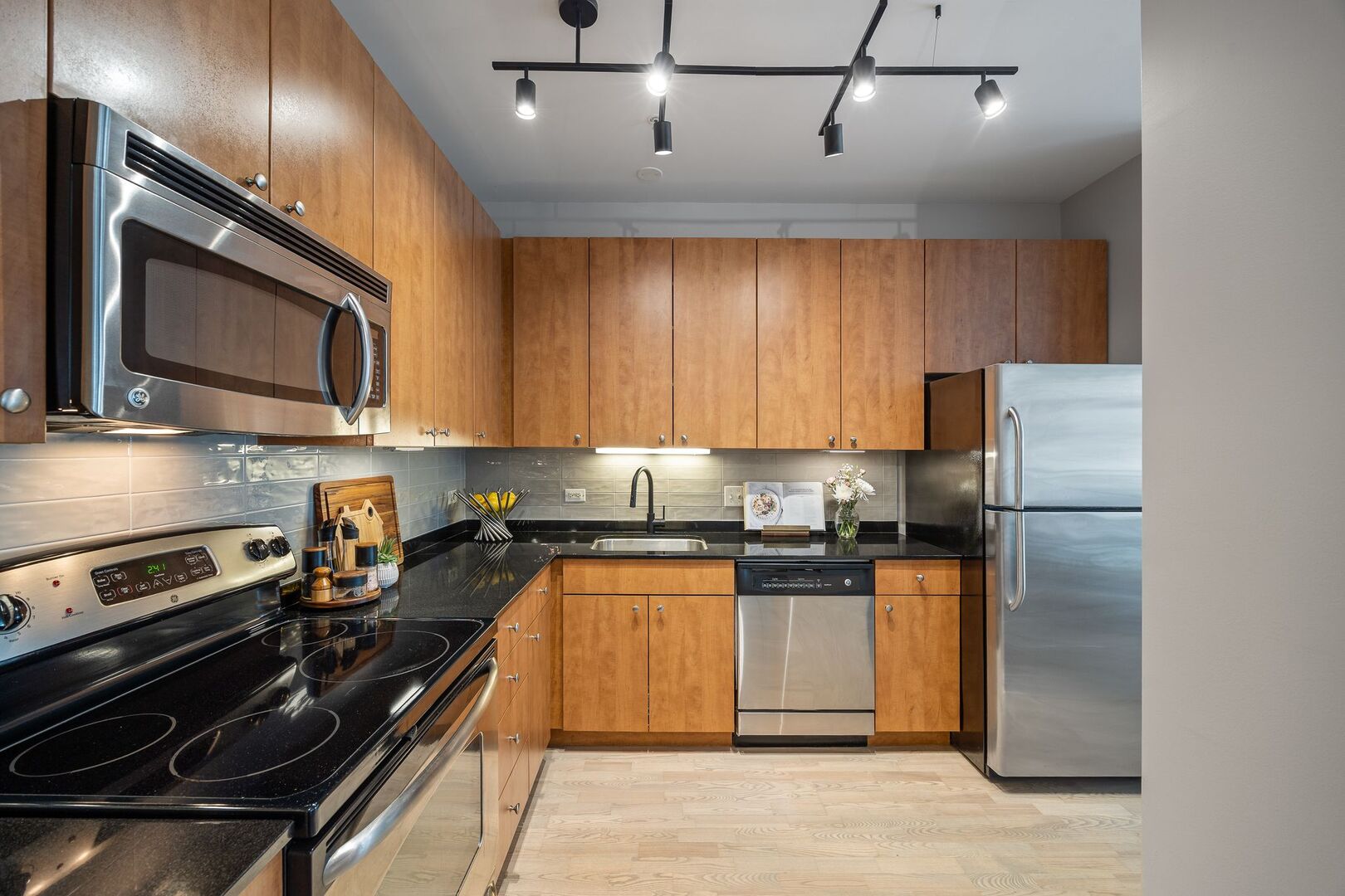 565 West Quincy Street Chicago IL 60661