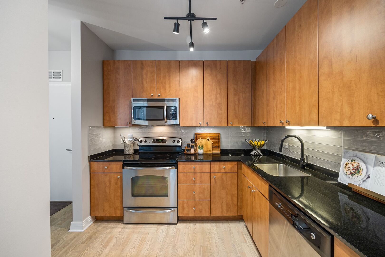 565 West Quincy Street Chicago IL 60661