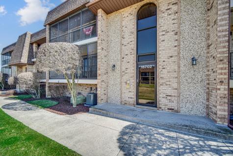 15702 Foxbend Court Orland Park IL 60462