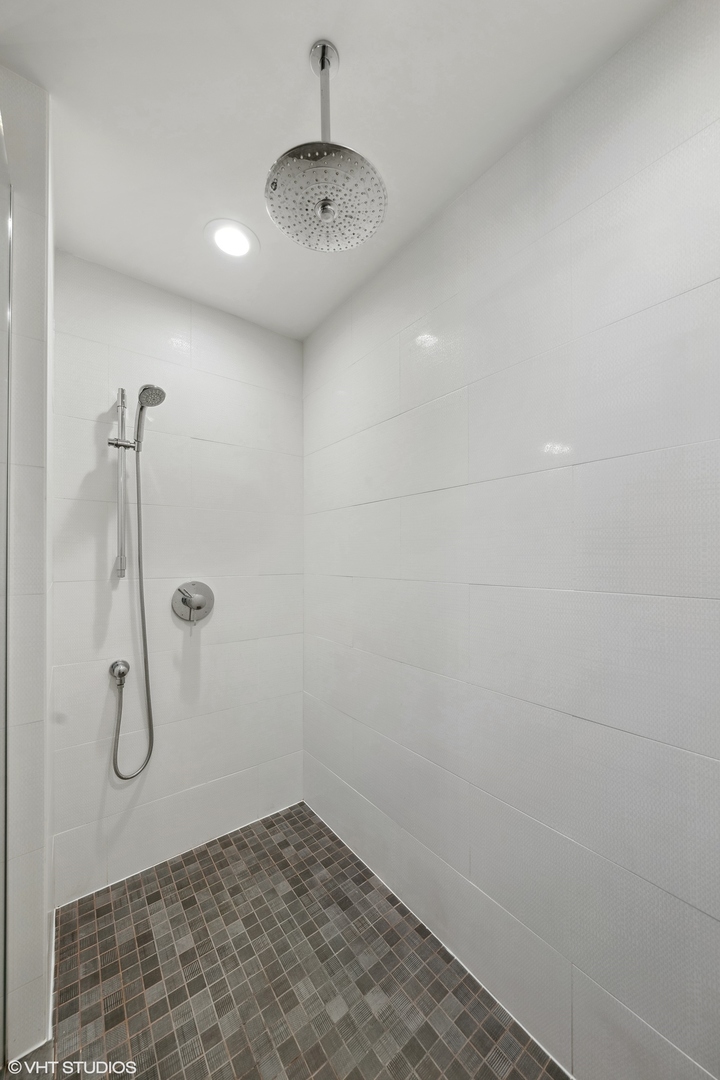 1203 West Superior Street Chicago IL 60642