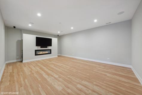 1203 West Superior Street Chicago IL 60642