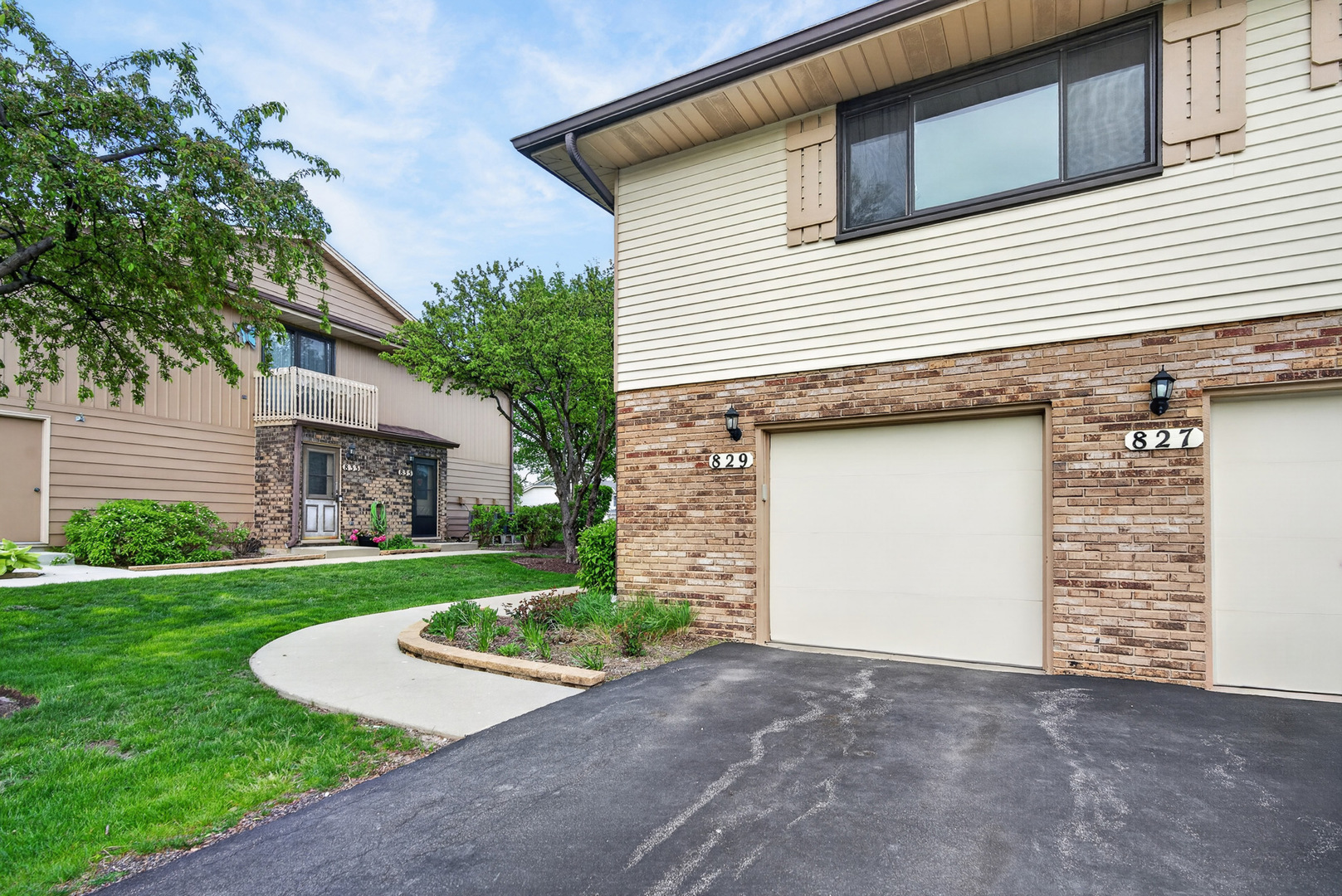 829 Dighton Lane Schaumburg IL 60173
