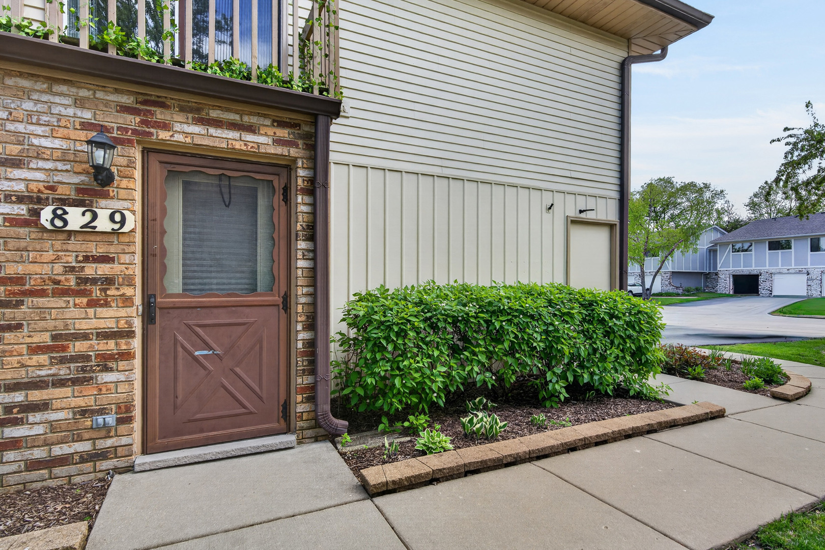 829 Dighton Lane Schaumburg IL 60173