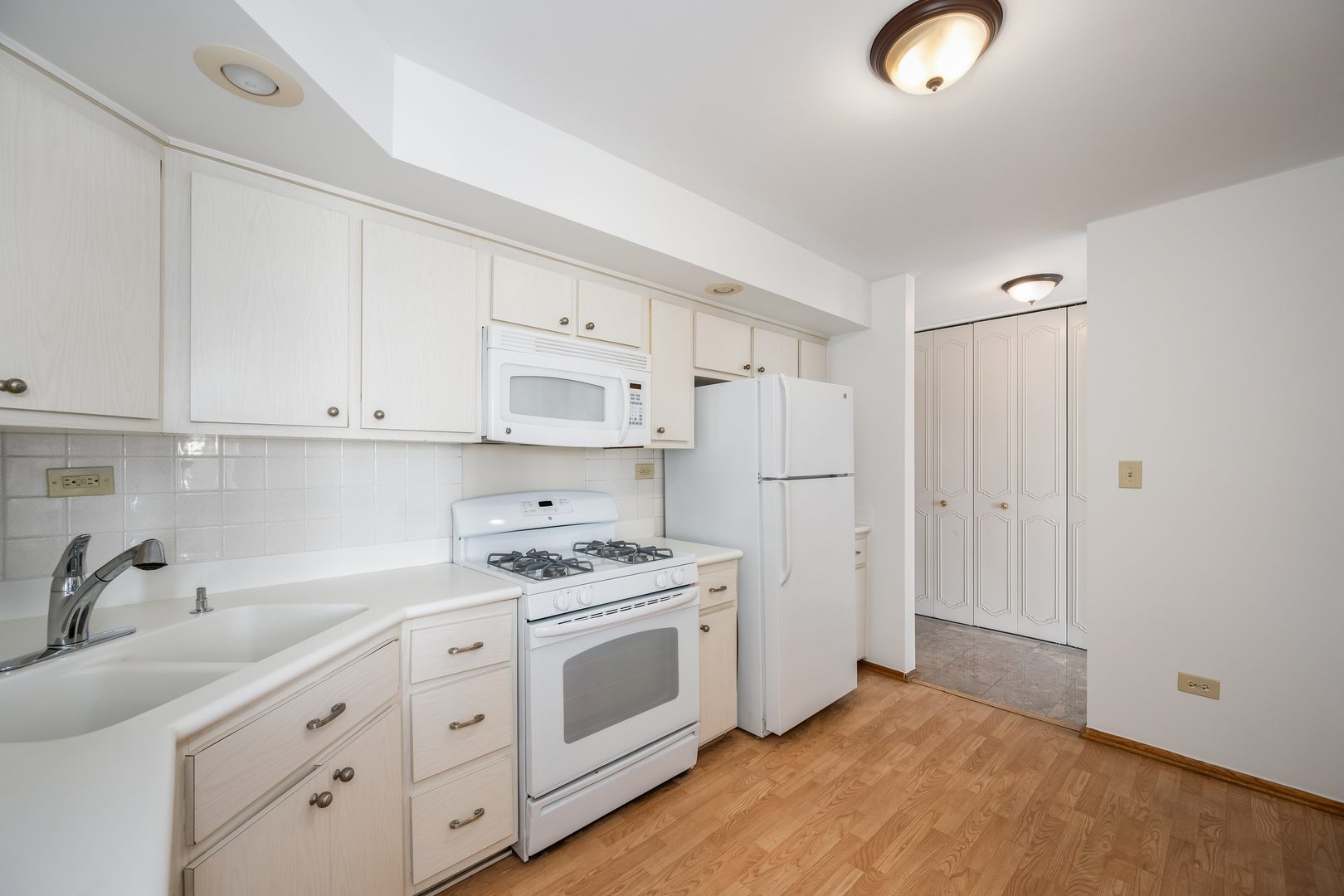 7225 West Higgins Avenue Chicago IL 60656