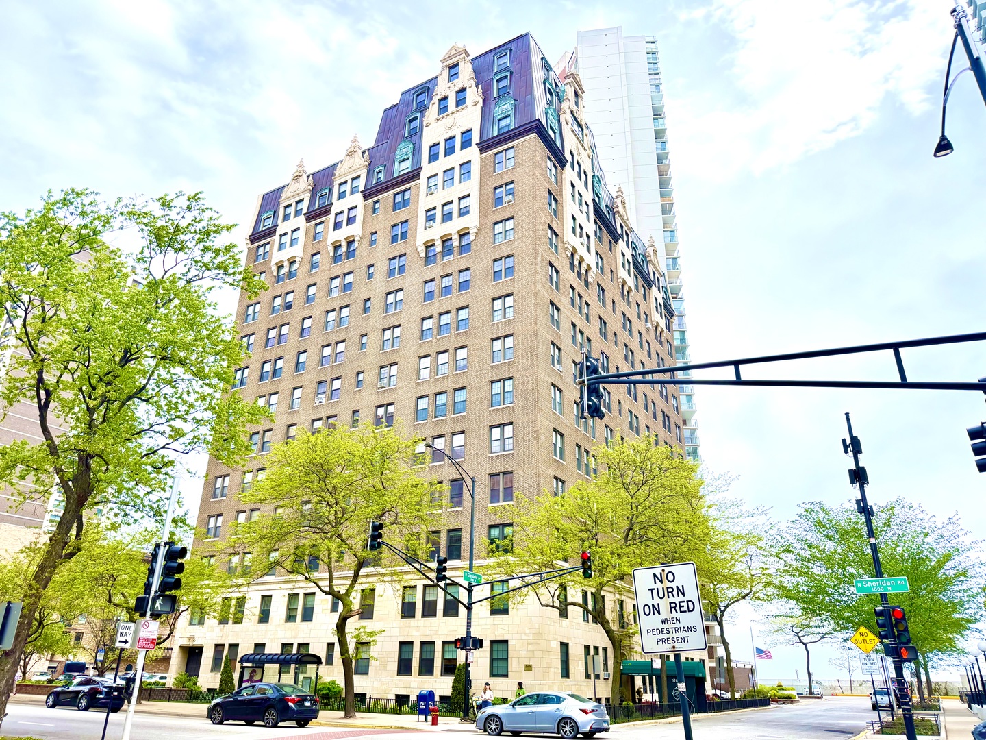 6101 North Sheridan Road Chicago IL 60660