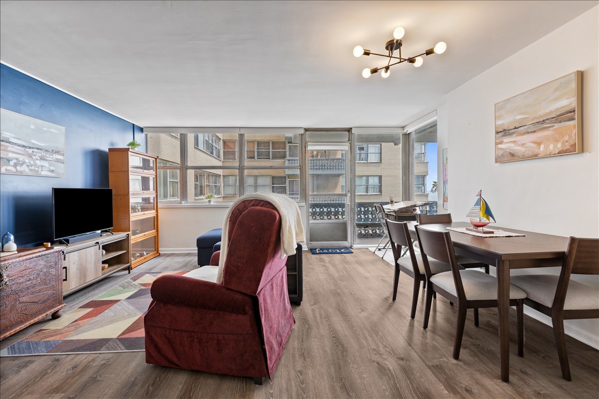 6301 North Sheridan Road Chicago IL 60660