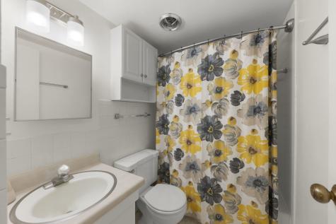 8000 Woodglen Lane Downers Grove IL 60516