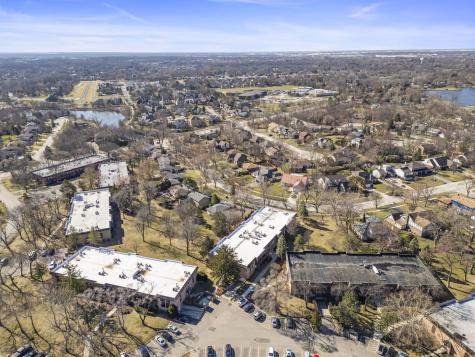 8000 Woodglen Lane Downers Grove IL 60516