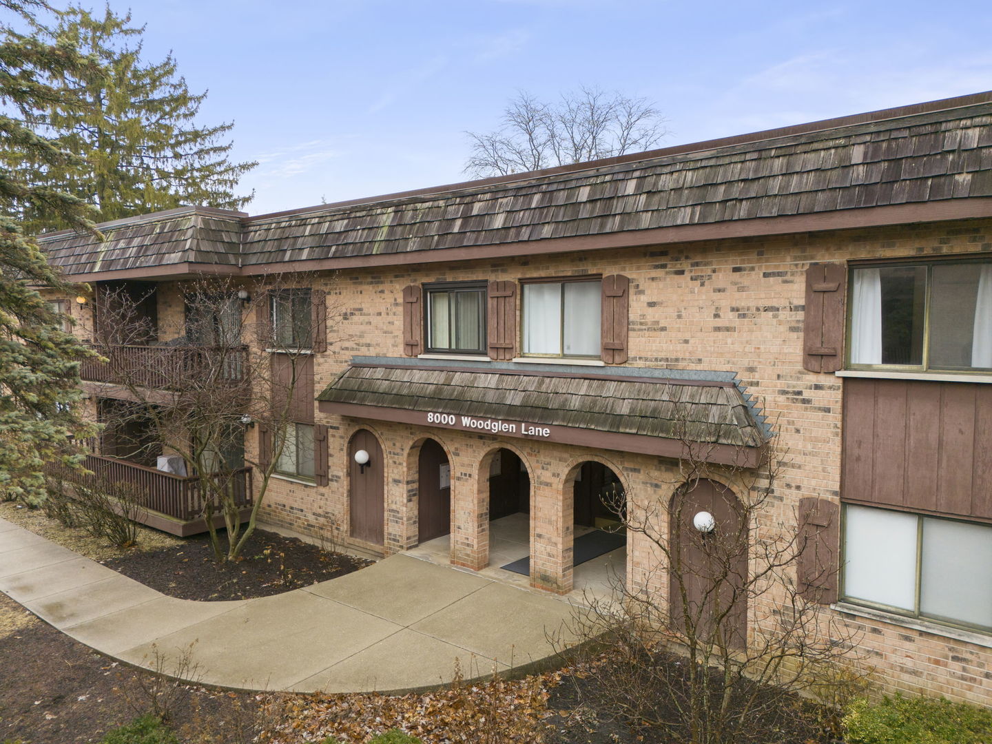 8000 Woodglen Lane Downers Grove IL 60516