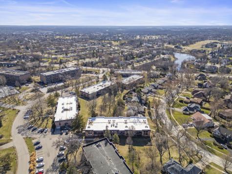 8000 Woodglen Lane Downers Grove IL 60516