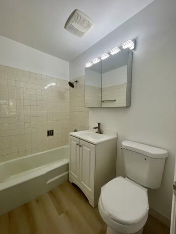 706 East Algonquin Road Arlington Heights IL 60005