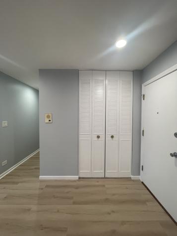 706 East Algonquin Road Arlington Heights IL 60005