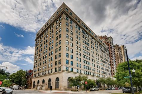 2100 North Lincoln Park West Chicago IL 60614