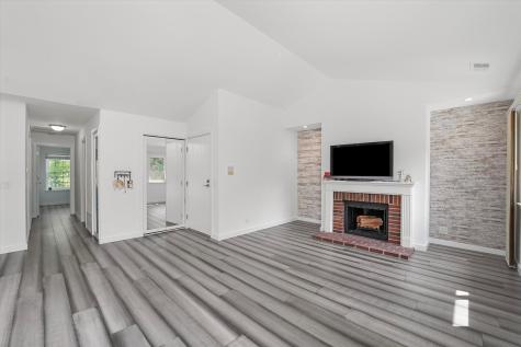 125 Cleveland Court Schaumburg IL 60193