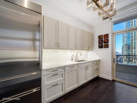 118 East Erie Street Chicago IL 60611