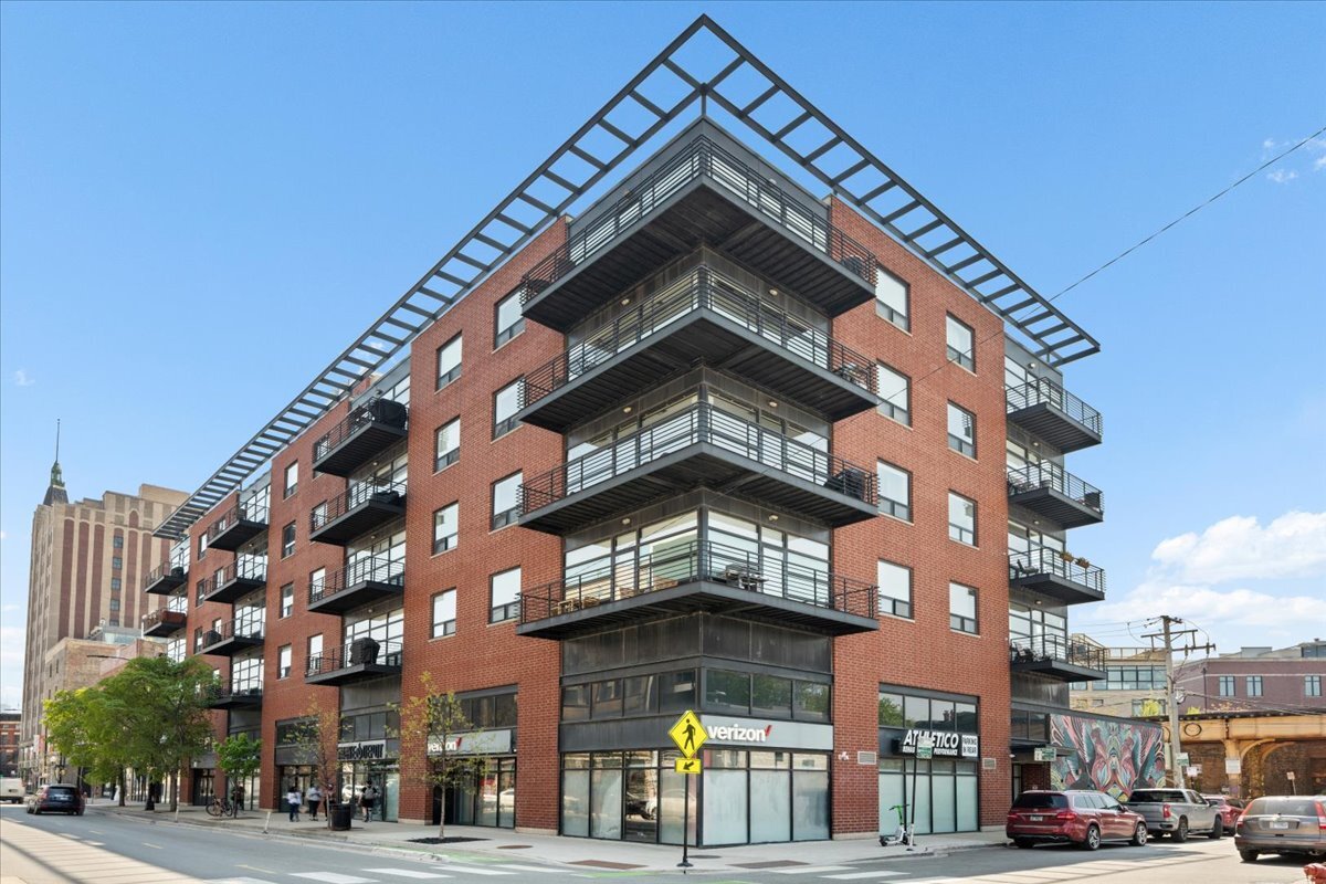 2045 West Concord Place Chicago IL 60647