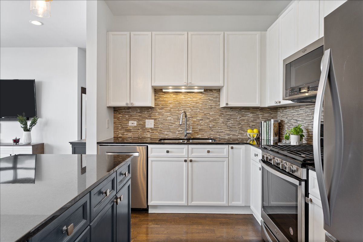 2045 West Concord Place Chicago IL 60647
