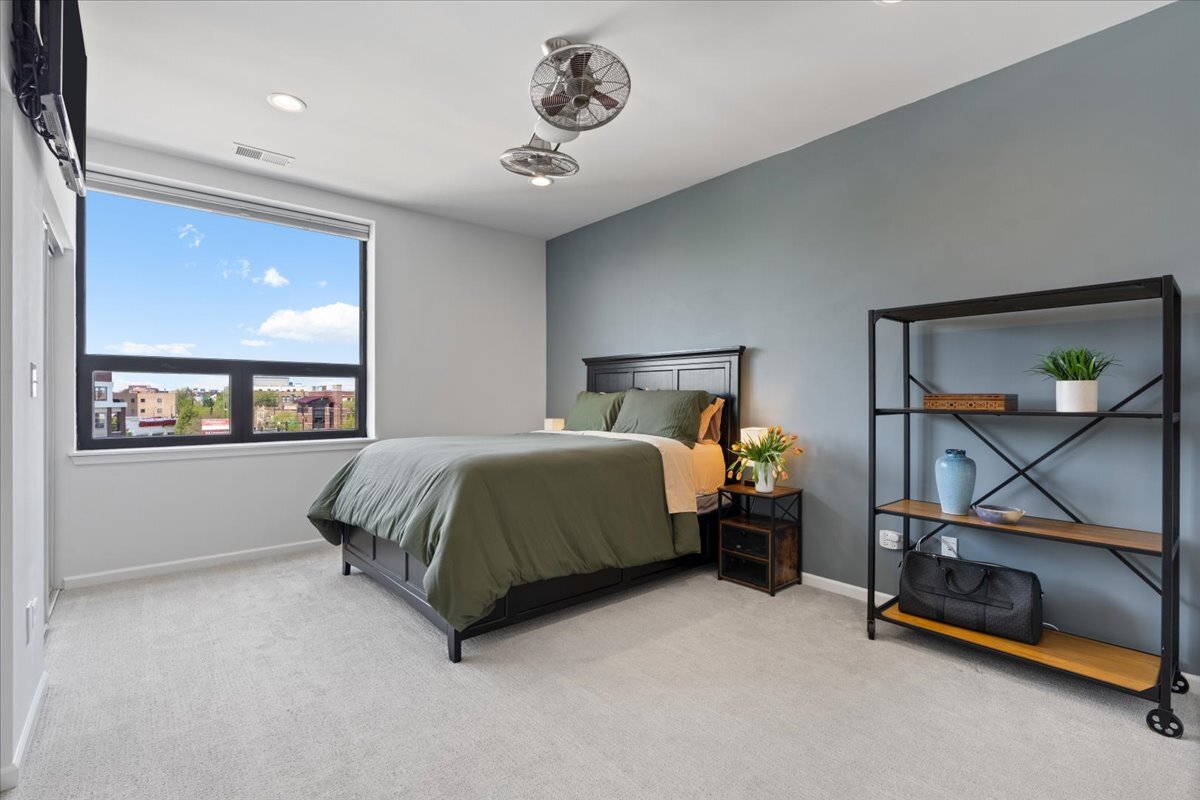 2045 West Concord Place Chicago IL 60647