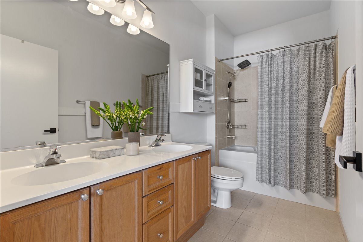 2045 West Concord Place Chicago IL 60647