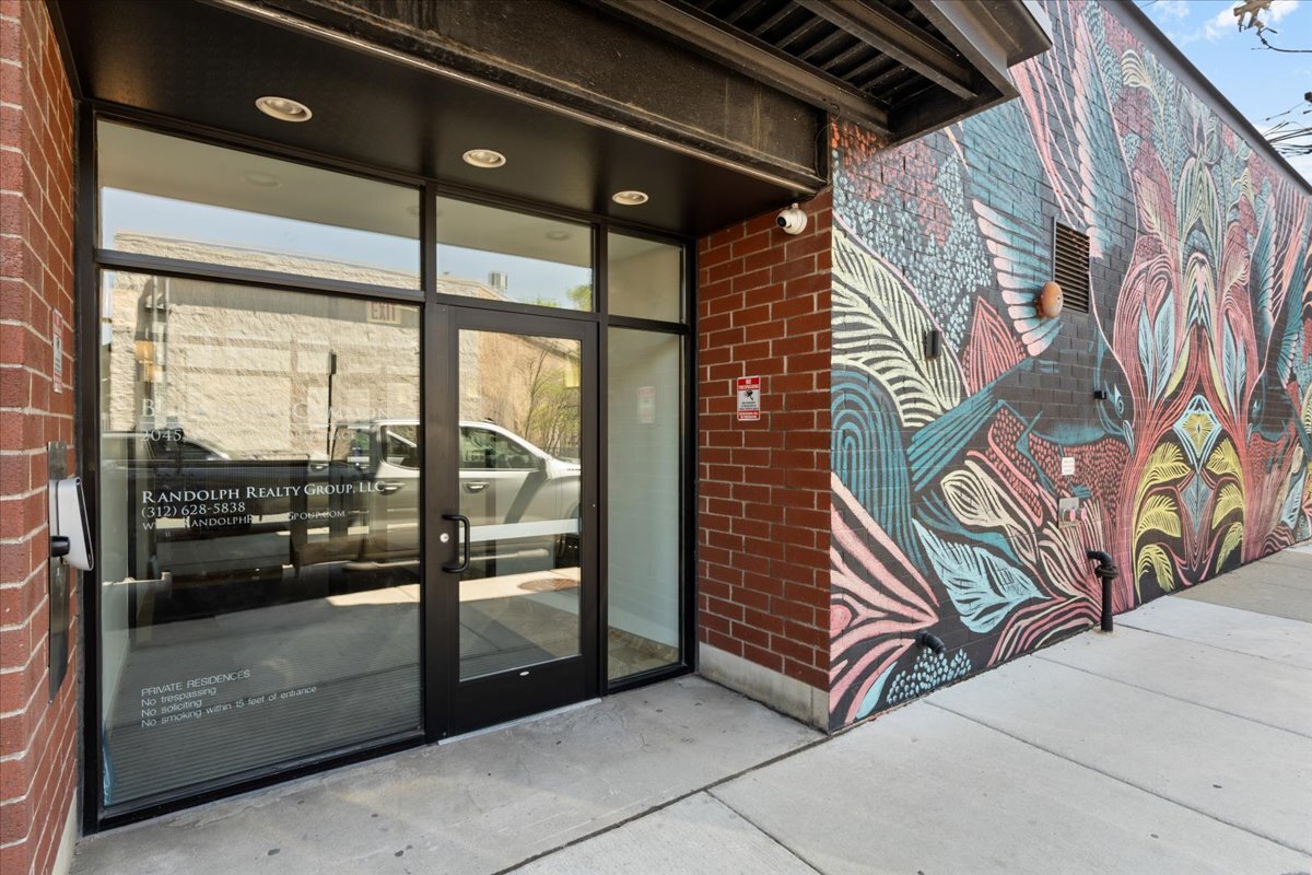 2045 West Concord Place Chicago IL 60647