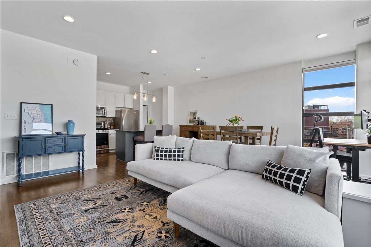 2045 West Concord Place Chicago IL 60647