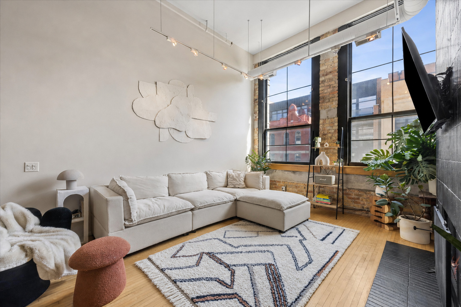 3024 North Lincoln Avenue Chicago IL 60657