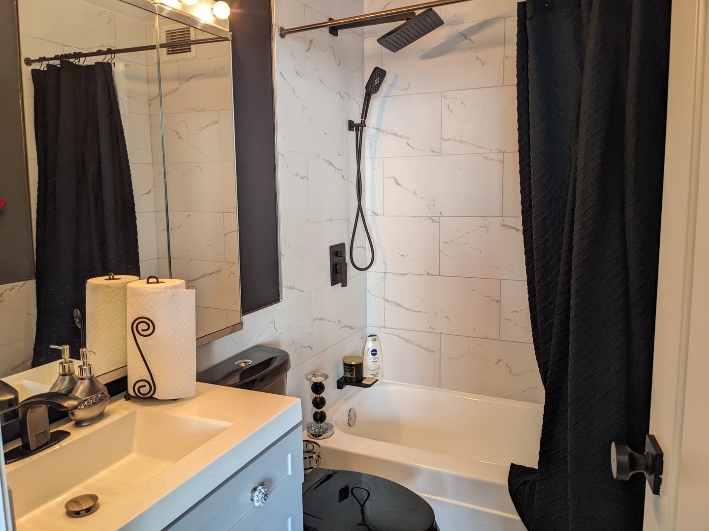 5201 South Cornell Avenue Chicago IL 60615