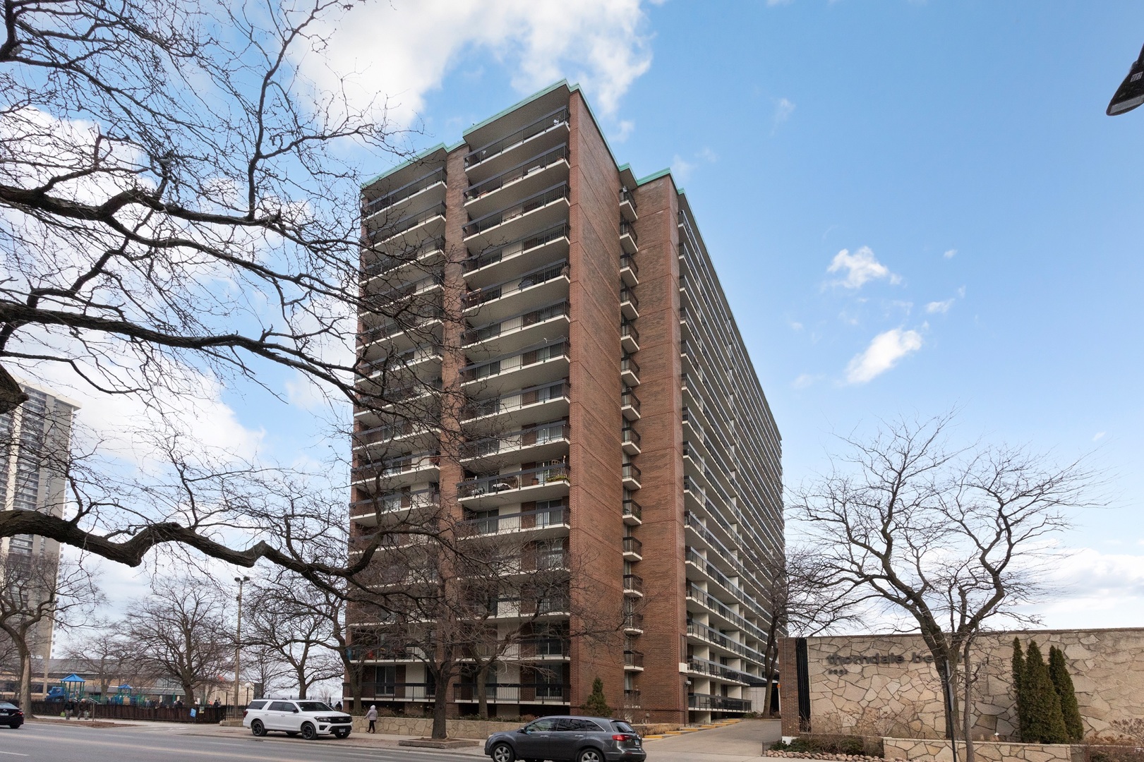 5901 North Sheridan Road Chicago IL 60660
