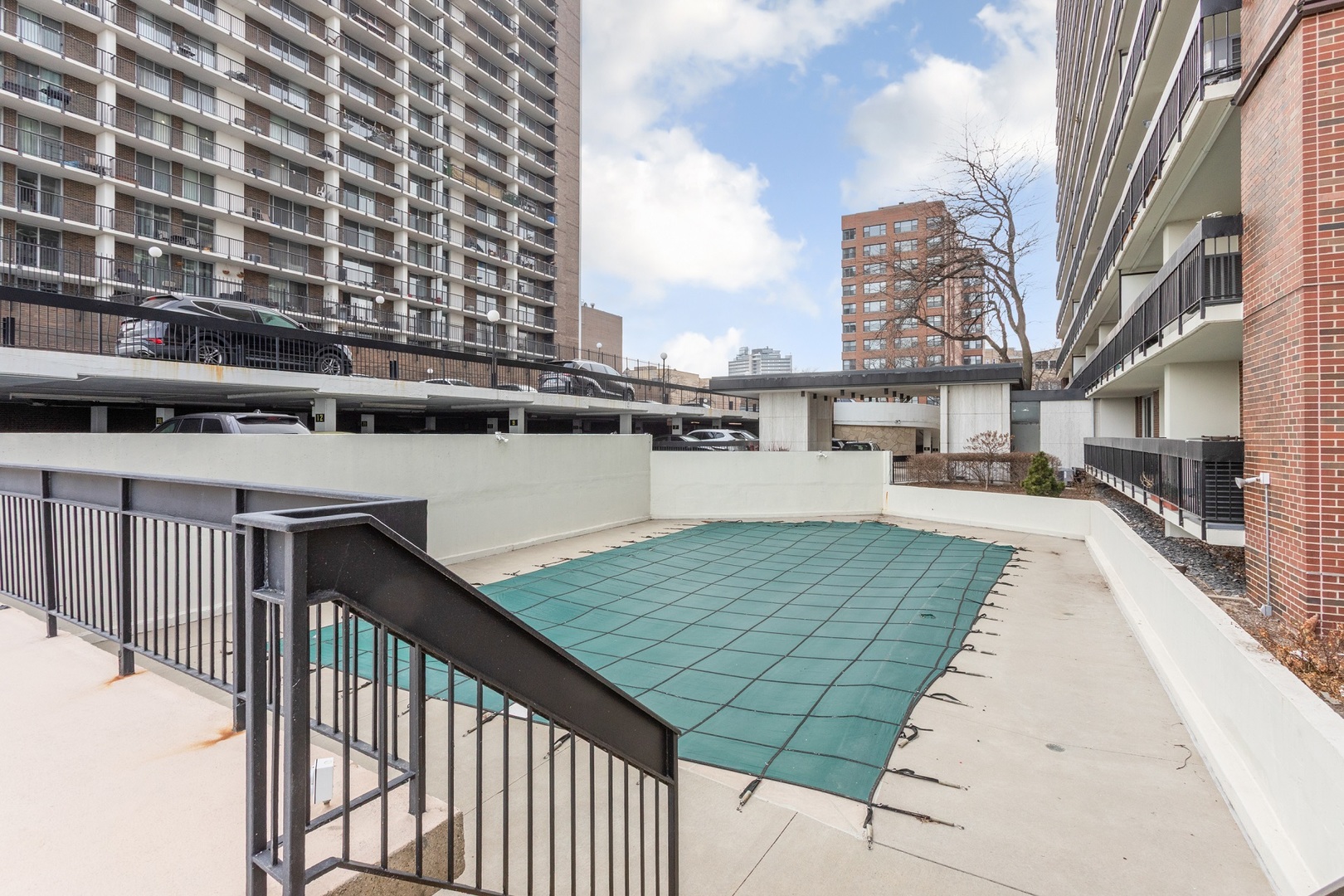 5901 North Sheridan Road Chicago IL 60660