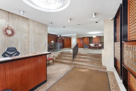 5901 North Sheridan Road Chicago IL 60660